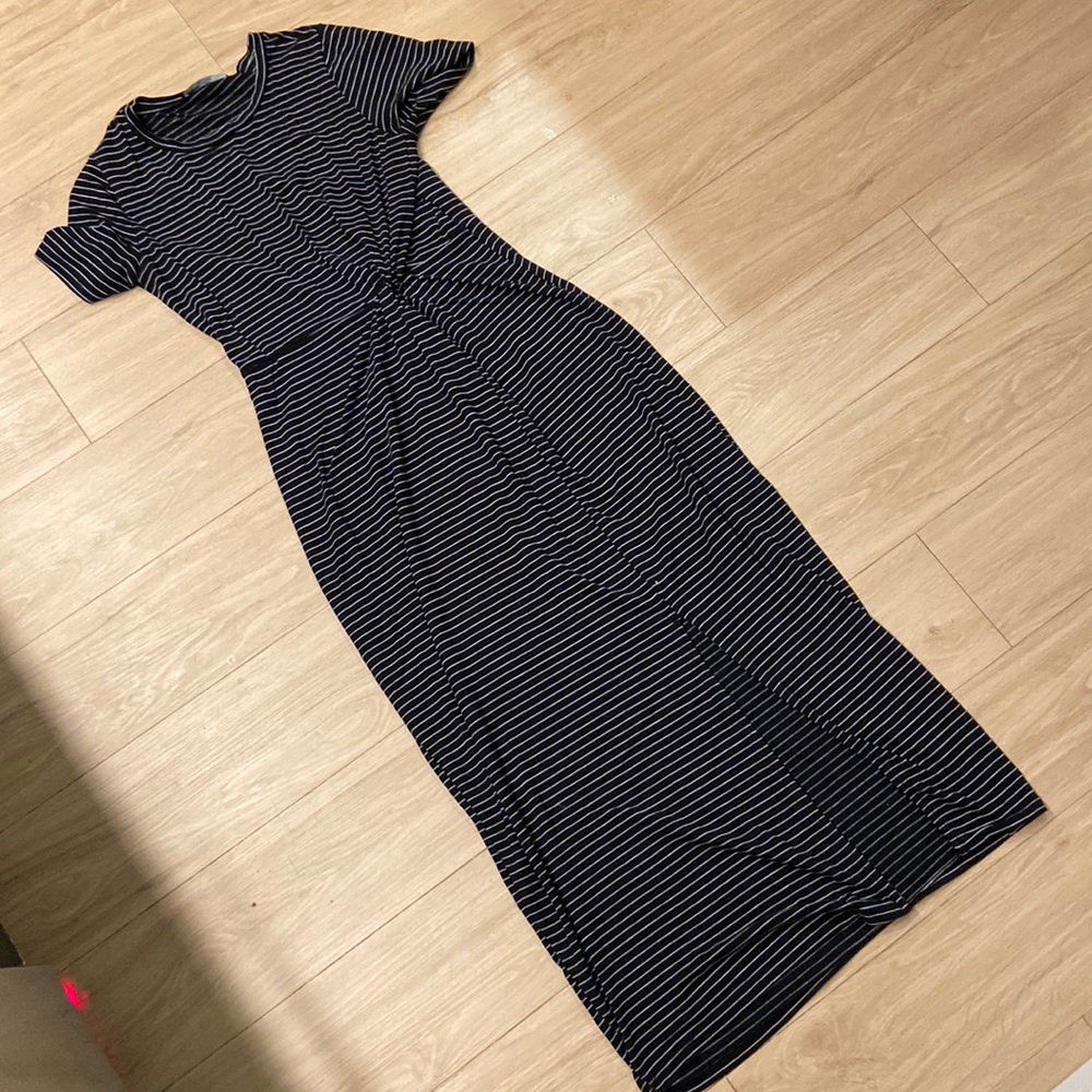 Vero Moda Petite Stripe Maxi Dress jersey t-shirt black white twist slit front